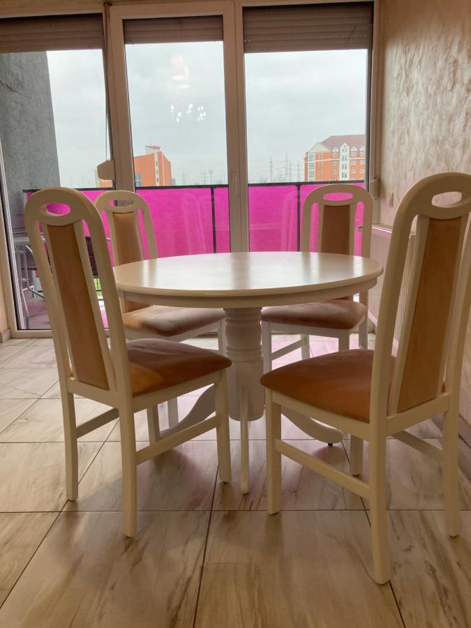 Bhoeme Apartament Орадя Экстерьер фото