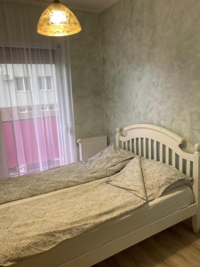 Bhoeme Apartament Орадя Экстерьер фото