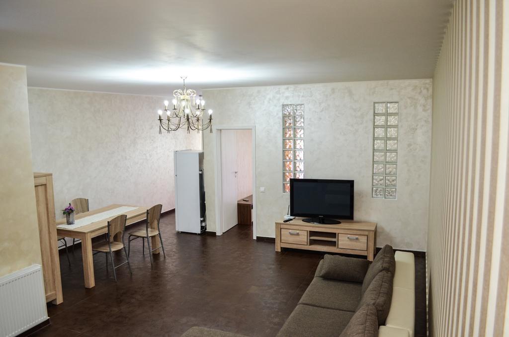 Bhoeme Apartament Орадя Экстерьер фото