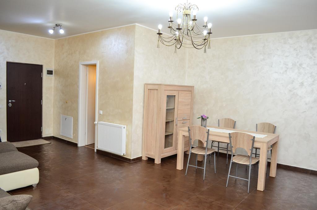 Bhoeme Apartament Орадя Экстерьер фото