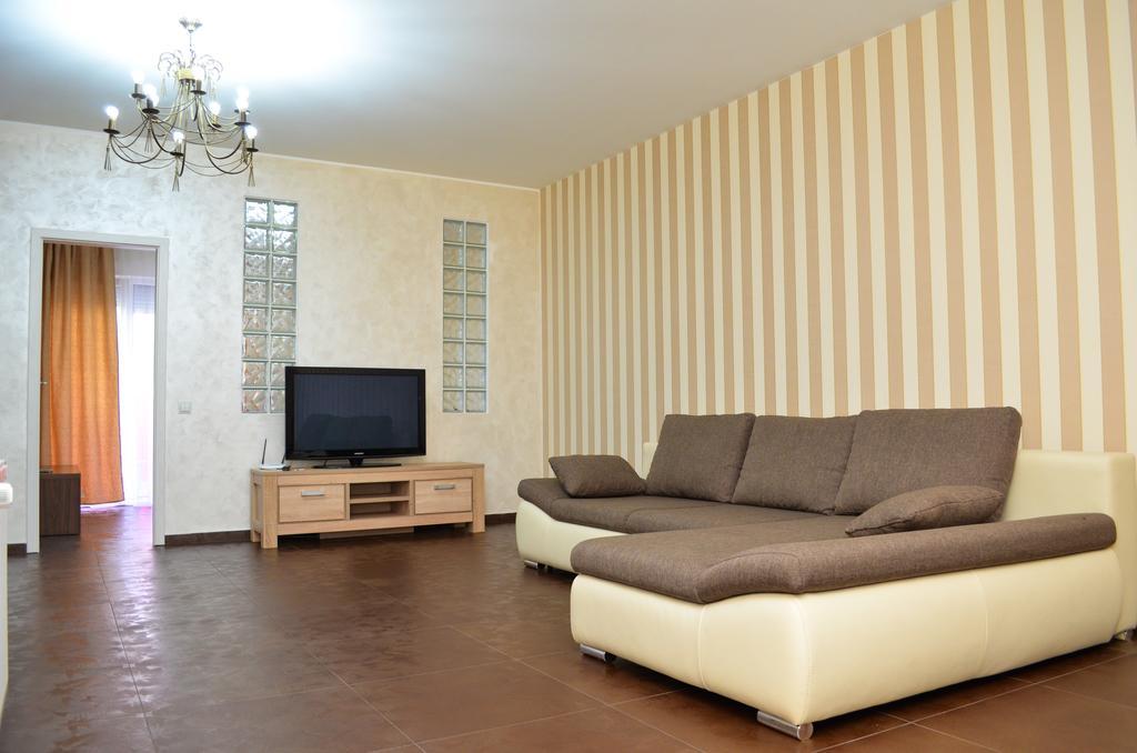 Bhoeme Apartament Орадя Экстерьер фото