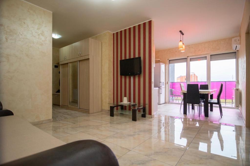 Bhoeme Apartament Орадя Экстерьер фото